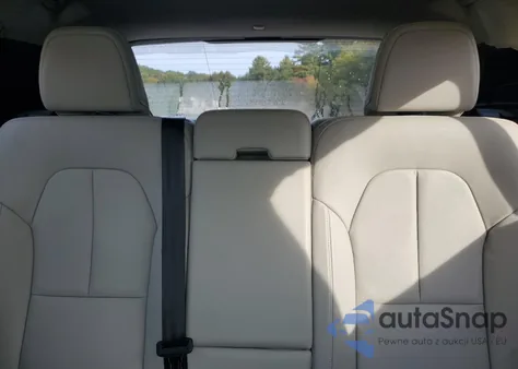 2019 Volvo Xc40 T5 Momentum z USA, uszkodzony, nr VIN YV4162XZ1K2009510